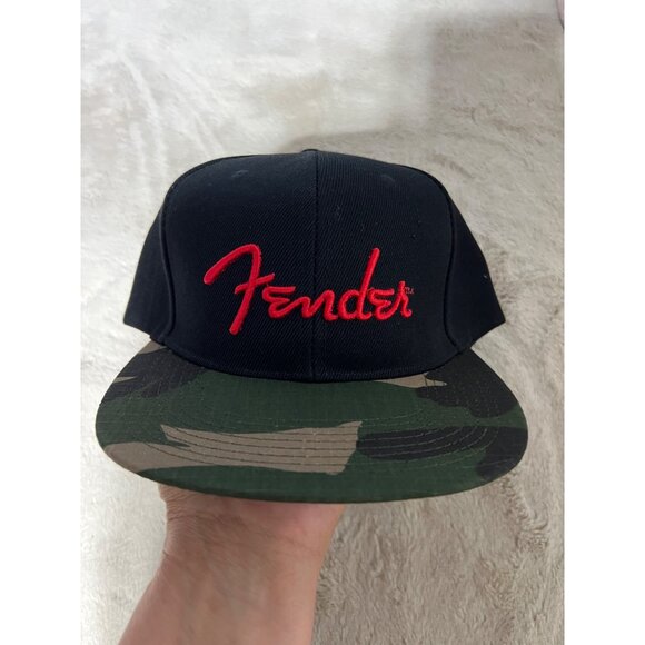 Fender Camo Flatbill Hat With Red Logo & Snapback Closure - Picture 9 of 9